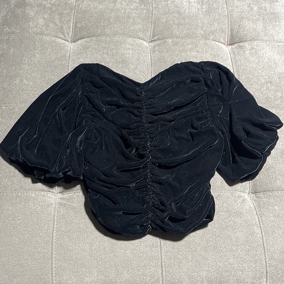 🥰🥰ZARA Velvet Buttoned Rushed Top🥰🥰 - Picture 7 of 8